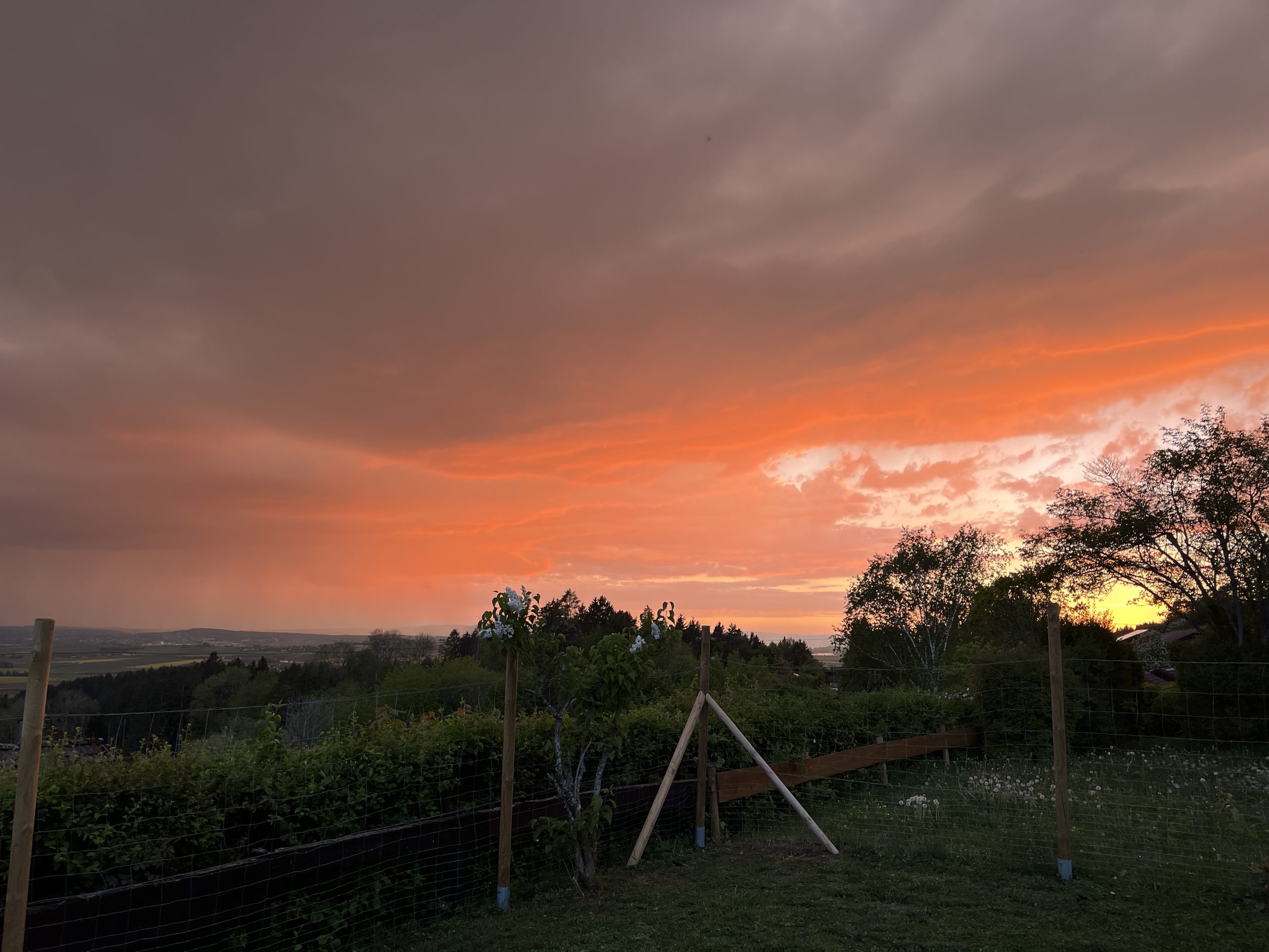 Oranger Sonnenuntergang am Ferienhaus Munz in Bad Dürrheim Öfingen